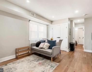 1825 Providence Street Ne - Photo Thumbnail 3
