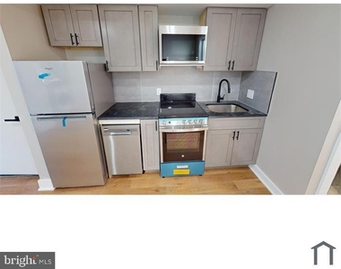 1825 Providence Street Ne - Photo Thumbnail 4