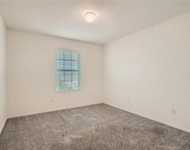 700 Mallow Rd - Photo Thumbnail 21