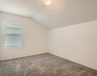 700 Mallow Rd - Photo Thumbnail 23