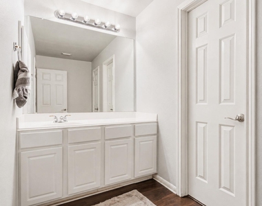 12113 Portobella Dr - Photo Thumbnail 36