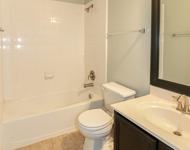 8801 Edmundsbury Dr - Photo Thumbnail 14