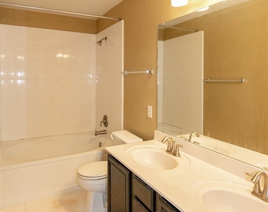8801 Edmundsbury Dr - Photo Thumbnail 11