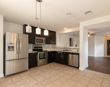 8801 Edmundsbury Dr - Photo Thumbnail 7
