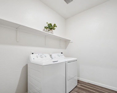 1305 Morris Loop - Photo Thumbnail 23