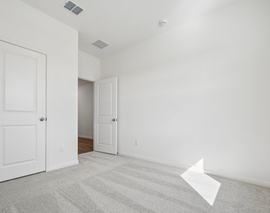 1305 Morris Loop - Photo Thumbnail 28