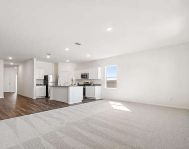 1305 Morris Loop - Photo Thumbnail 8
