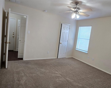 911 Remington Dr - Photo Thumbnail 20