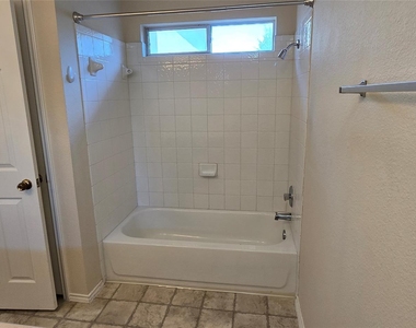 911 Remington Dr - Photo Thumbnail 21