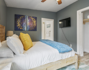29 Solano Avenue - Photo Thumbnail 2