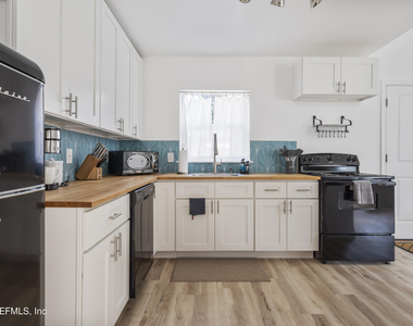29 Solano Avenue - Photo Thumbnail 13