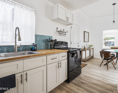 29 Solano Avenue - Photo Thumbnail 15