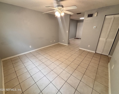 209 S 7th Street - Photo Thumbnail 12