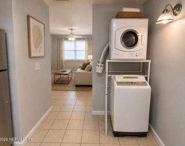 209 S 7th Street - Photo Thumbnail 3