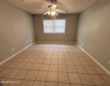 209 S 7th Street - Photo Thumbnail 11