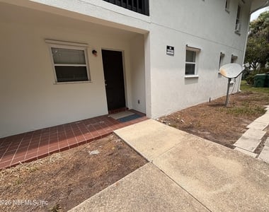 209 S 7th Street - Photo Thumbnail 1