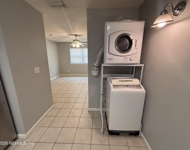 209 S 7th Street - Photo Thumbnail 10