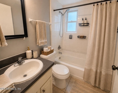 209 S 7th Street - Photo Thumbnail 6