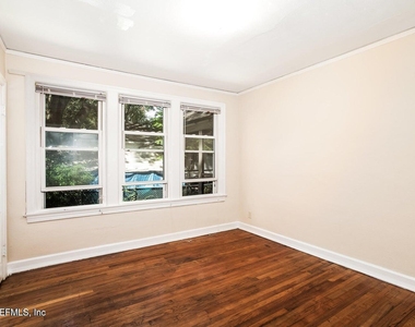 4808 Royal Avenue - Photo Thumbnail 9