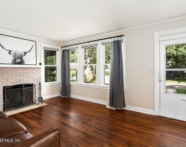 4808 Royal Avenue - Photo Thumbnail 3