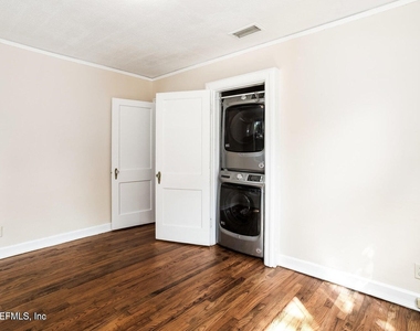 4808 Royal Avenue - Photo Thumbnail 8