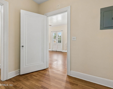 1504 Mcduff Avenue S - Photo Thumbnail 16