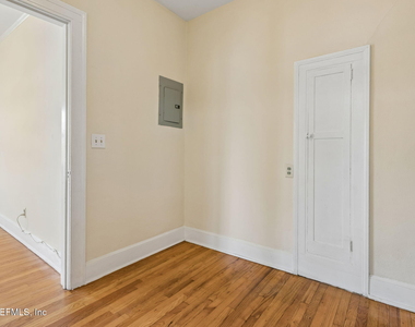 1504 Mcduff Avenue S - Photo Thumbnail 15