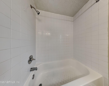 5226 Timawatha Avenue - Photo Thumbnail 11