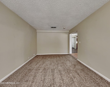 5226 Timawatha Avenue - Photo Thumbnail 3