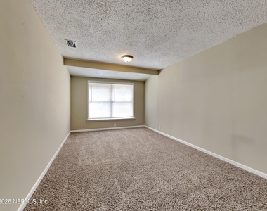 5226 Timawatha Avenue - Photo Thumbnail 4