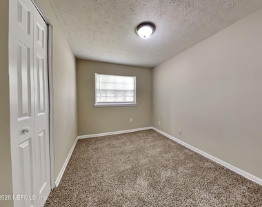 5226 Timawatha Avenue - Photo Thumbnail 10