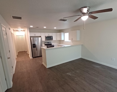 757 W 6th Street - Photo Thumbnail 1