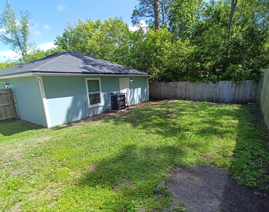 757 W 6th Street - Photo Thumbnail 24
