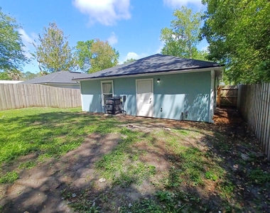 757 W 6th Street - Photo Thumbnail 25