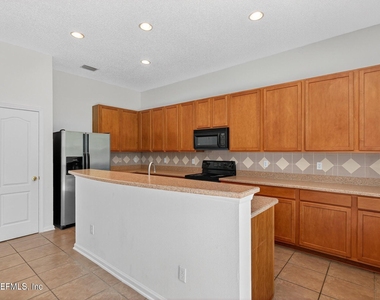 872 Collinswood Drive W - Photo Thumbnail 16