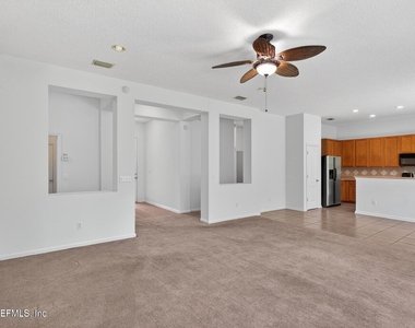 872 Collinswood Drive W - Photo Thumbnail 12