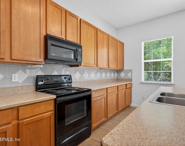 872 Collinswood Drive W - Photo Thumbnail 5