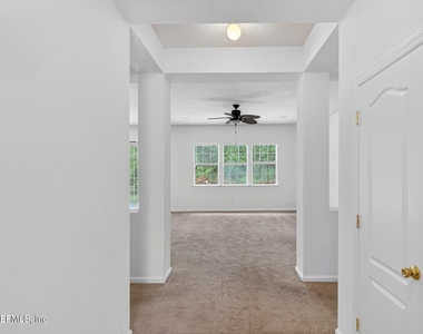 872 Collinswood Drive W - Photo Thumbnail 8