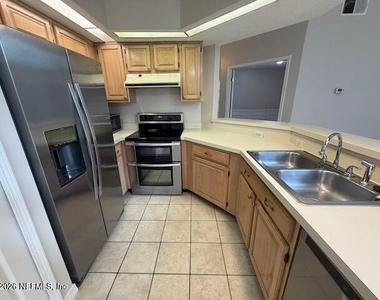 7755 Mystic Point Court E - Photo Thumbnail 7