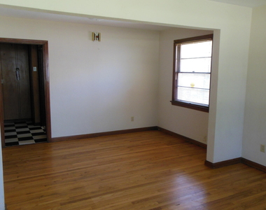 7536 Epperson Avenue - Photo Thumbnail 2