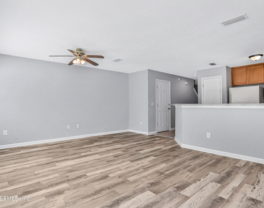 822 Black Cherry Drive S - Photo Thumbnail 8