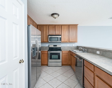 822 Black Cherry Drive S - Photo Thumbnail 5