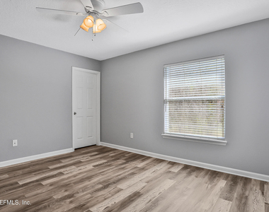822 Black Cherry Drive S - Photo Thumbnail 9