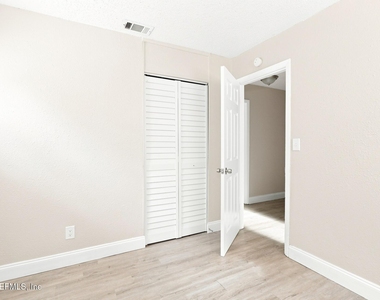 6813 Tinkerbell Lane - Photo Thumbnail 10