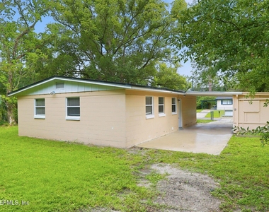 6813 Tinkerbell Lane - Photo Thumbnail 14