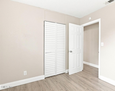 6813 Tinkerbell Lane - Photo Thumbnail 8