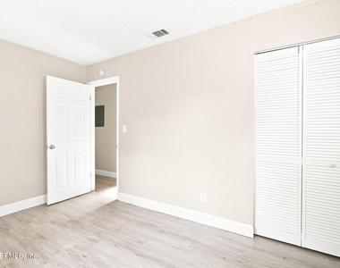 6813 Tinkerbell Lane - Photo Thumbnail 5