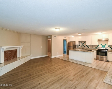 7215 Sharbeth Drive S - Photo Thumbnail 2