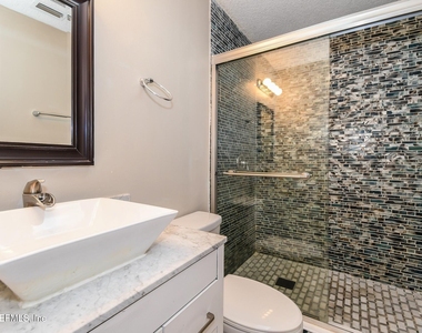 7215 Sharbeth Drive S - Photo Thumbnail 13