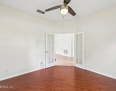 131 Cornwall Drive - Photo Thumbnail 3
